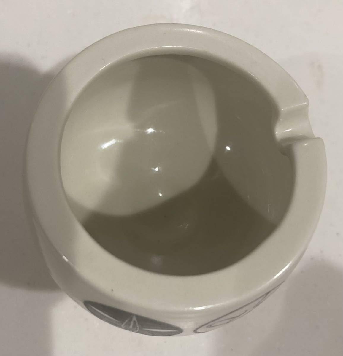 Amazon.co.jp: 岡本太郎 太陽の塔 陶器製 灰皿 : ホビー